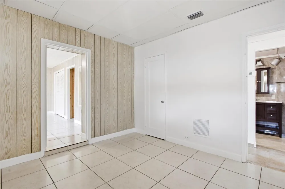 620 E 46TH STREET Hialeah, FL 33013