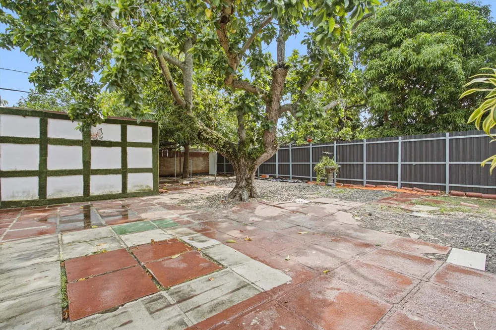 620 E 46TH STREET Hialeah, FL 33013