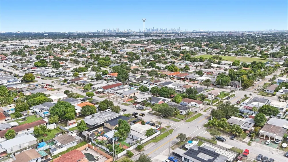 620 E 46TH STREET Hialeah, FL 33013