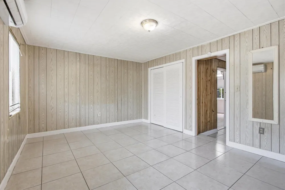 620 E 46TH STREET Hialeah, FL 33013