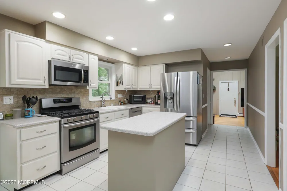 139 Sleepy Hollow Road Red Bank, NJ 07701