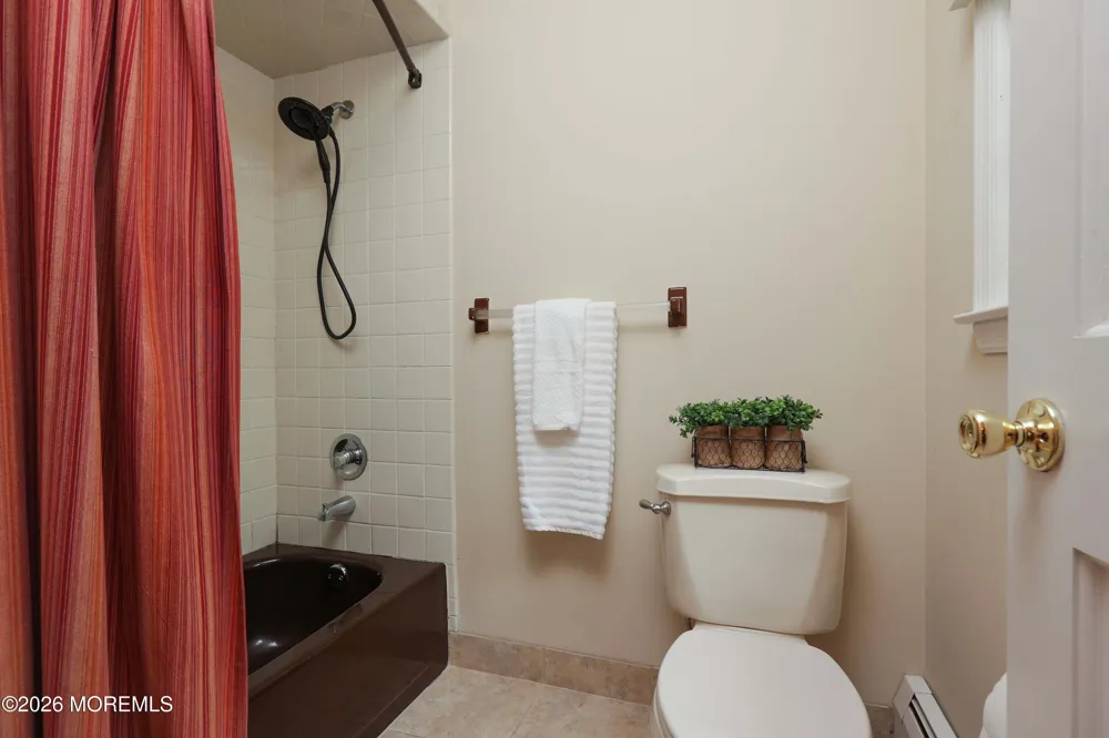 139 Sleepy Hollow Road Red Bank, NJ 07701