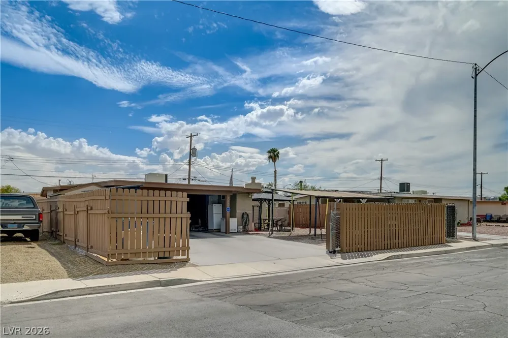 5093 Sun Valley Drive Las Vegas, NV 89122