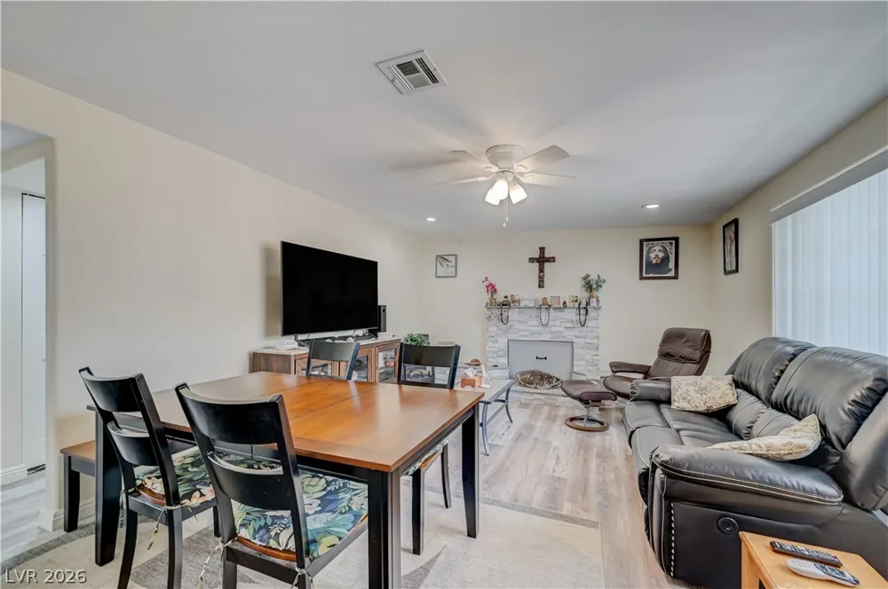 5093 Sun Valley Drive Las Vegas, NV 89122