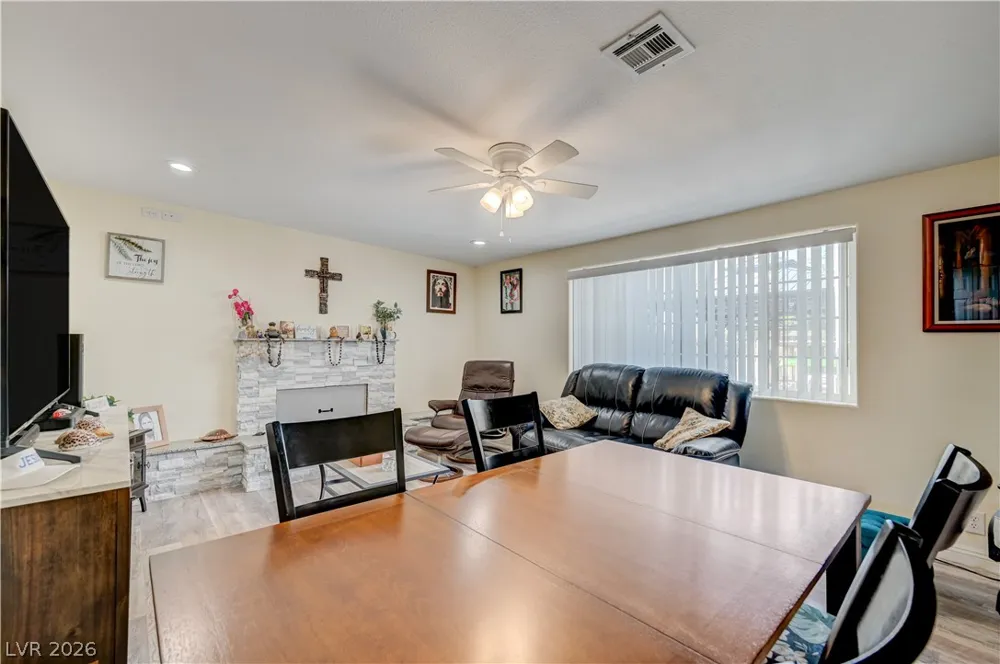 5093 Sun Valley Drive Las Vegas, NV 89122