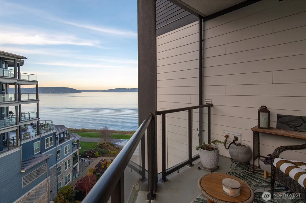 4907 Main Street #702 Tacoma, WA 98407