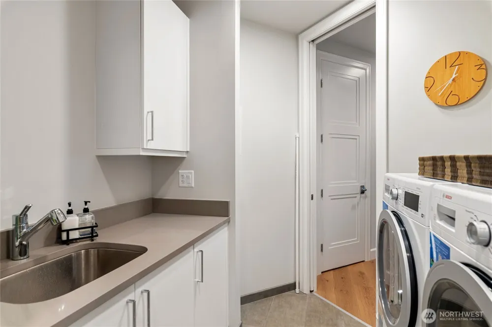 4907 Main Street #702 Tacoma, WA 98407