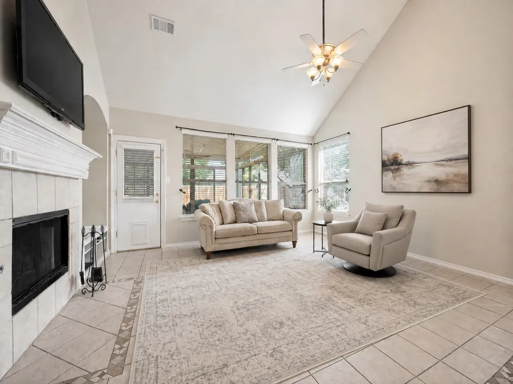 4205 Creek Falls Drive Corinth, TX 76208
