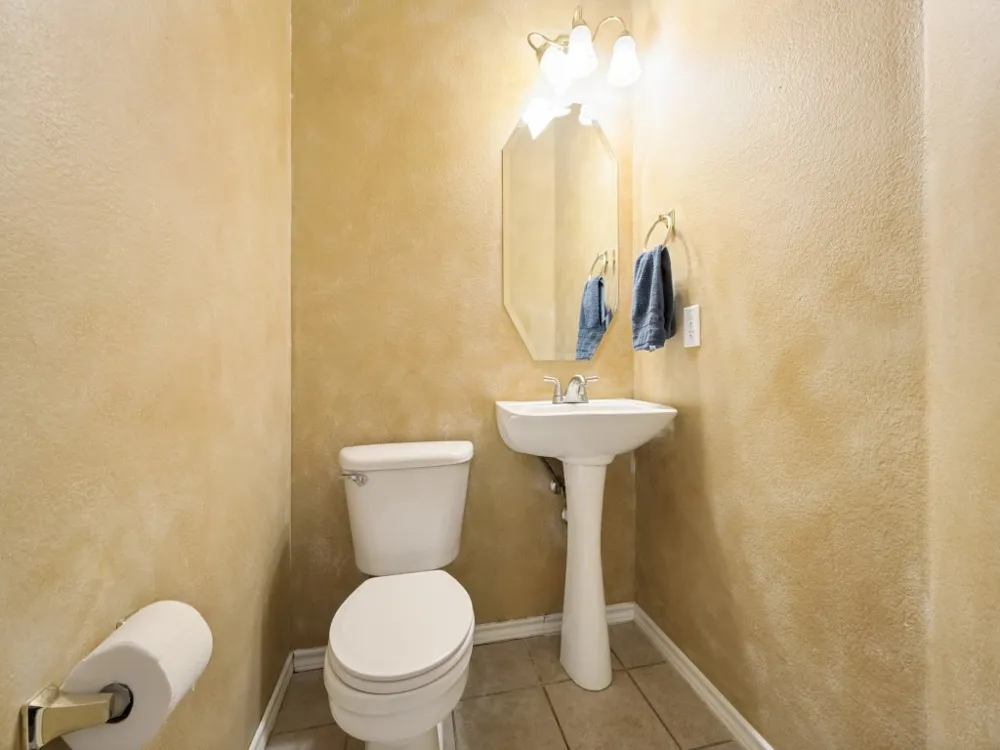 4205 Creek Falls Drive Corinth, TX 76208