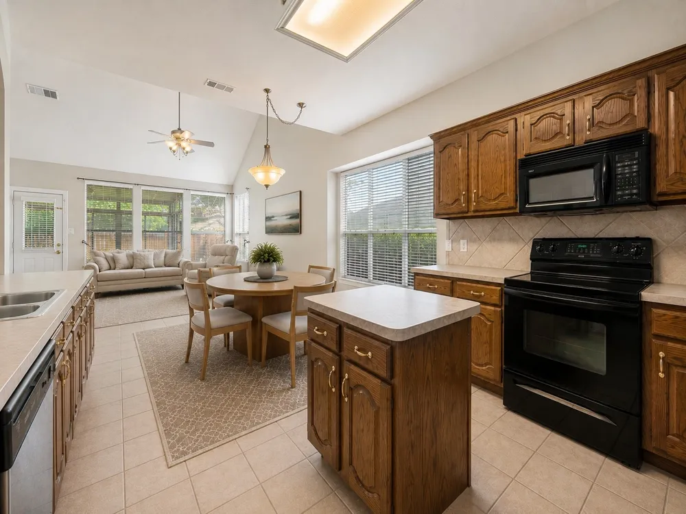 4205 Creek Falls Drive Corinth, TX 76208