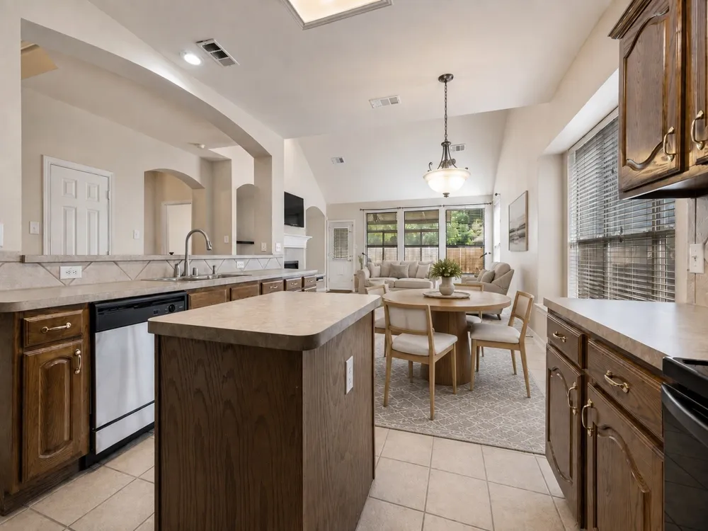 4205 Creek Falls Drive Corinth, TX 76208