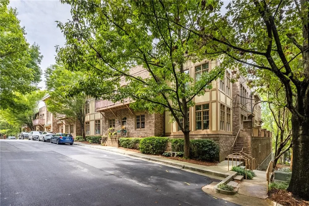 1834 Gordon Manor NE Atlanta, GA 30307