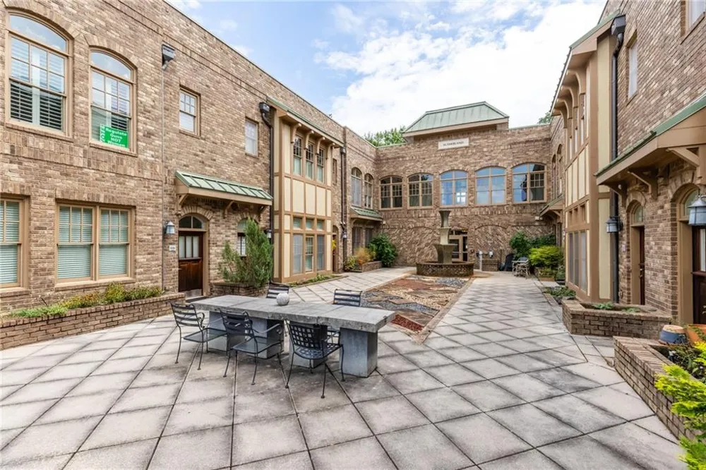 1834 Gordon Manor NE Atlanta, GA 30307