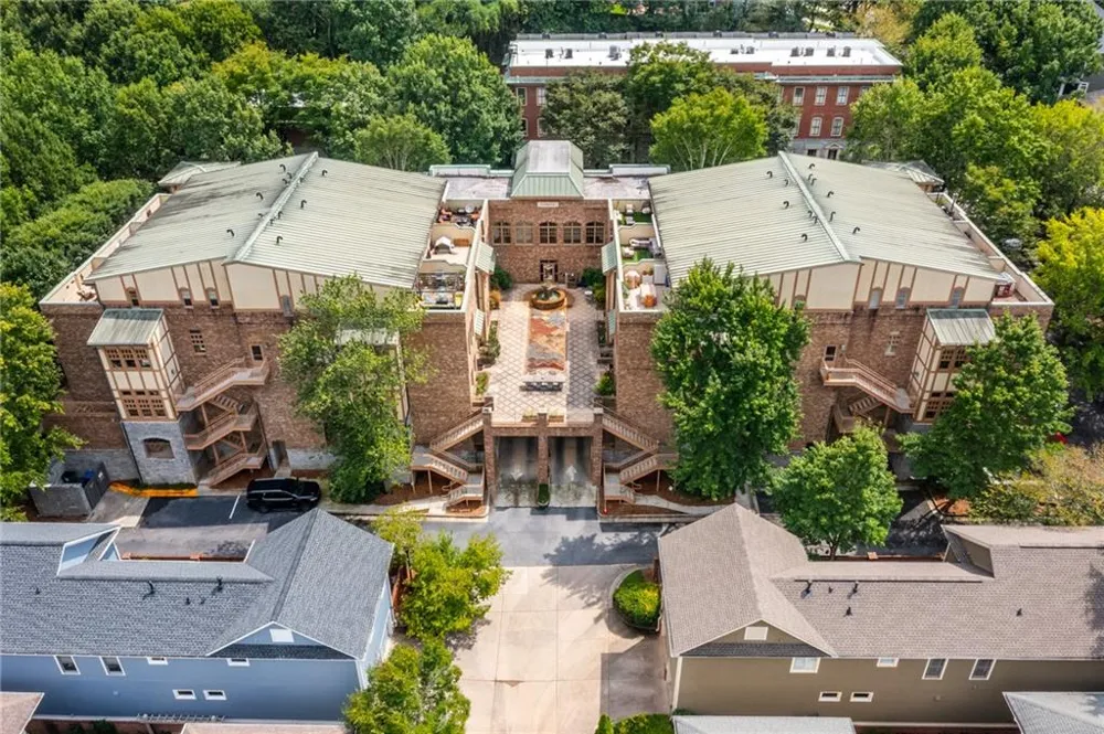 1834 Gordon Manor NE Atlanta, GA 30307