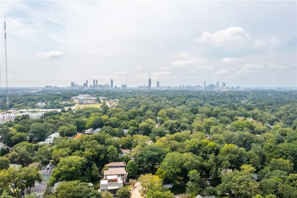 1834 Gordon Manor NE Atlanta, GA 30307
