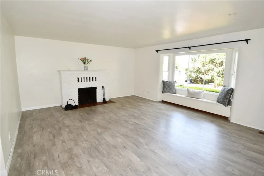 24263 Los Codona Torrance, CA 90505