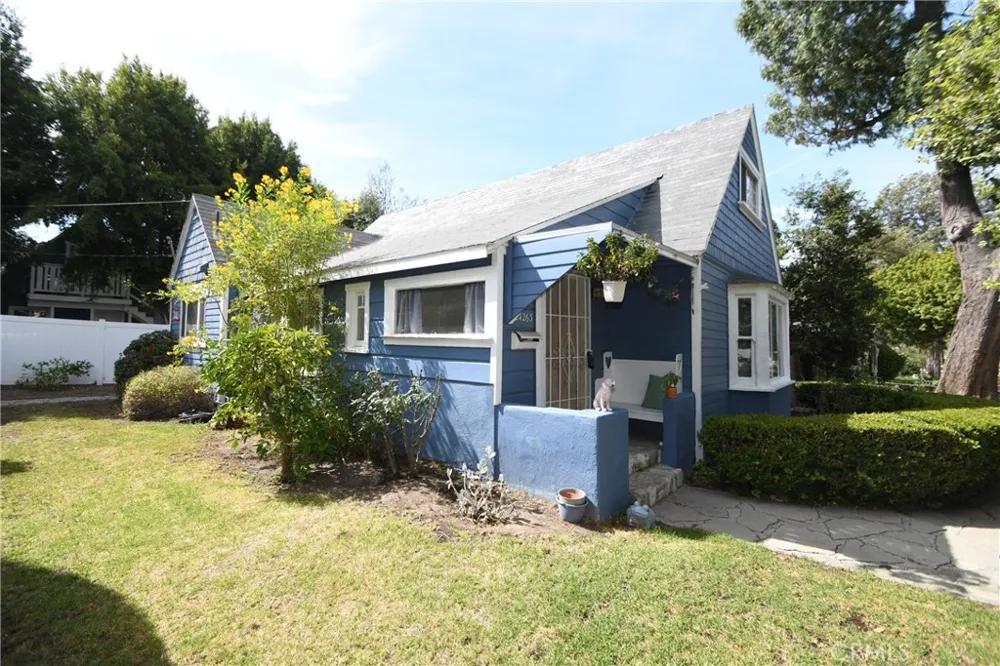 24263 Los Codona Torrance, CA 90505