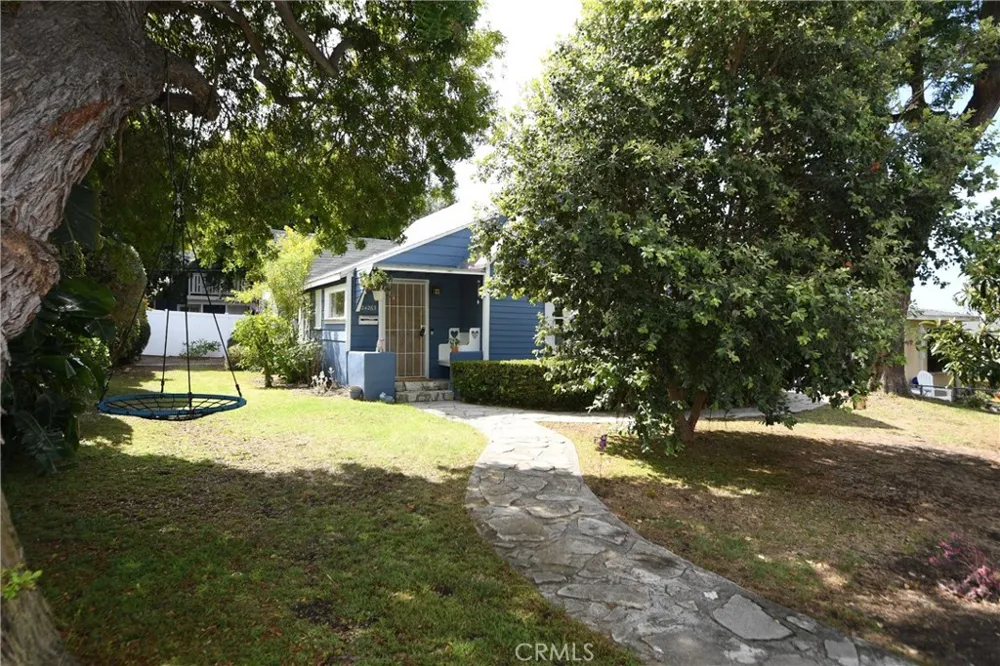 24263 Los Codona Torrance, CA 90505