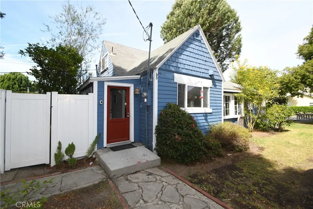 24263 Los Codona Torrance, CA 90505
