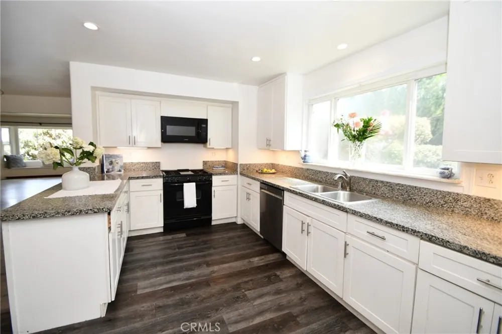 24263 Los Codona Torrance, CA 90505