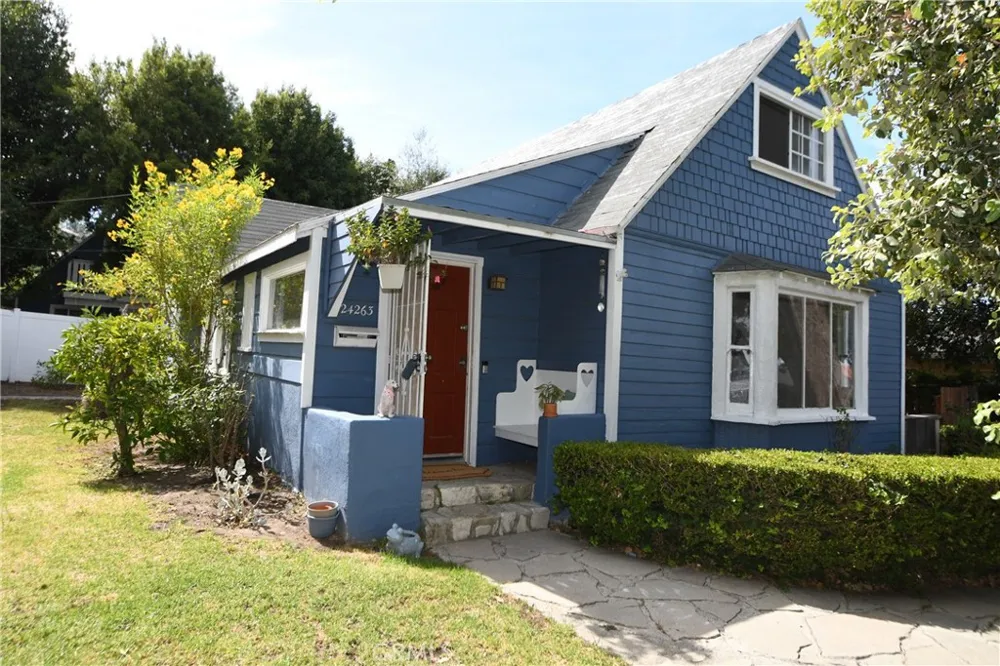 24263 Los Codona Torrance, CA 90505