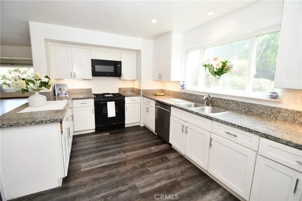 24263 Los Codona Torrance, CA 90505