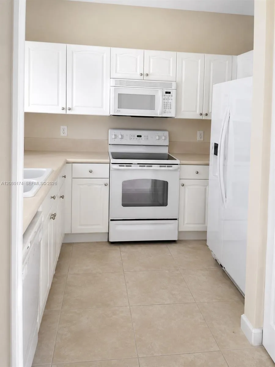 230 SE 29th Ave #1 Homestead, FL 33033