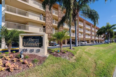105 ISLAND WAY #138