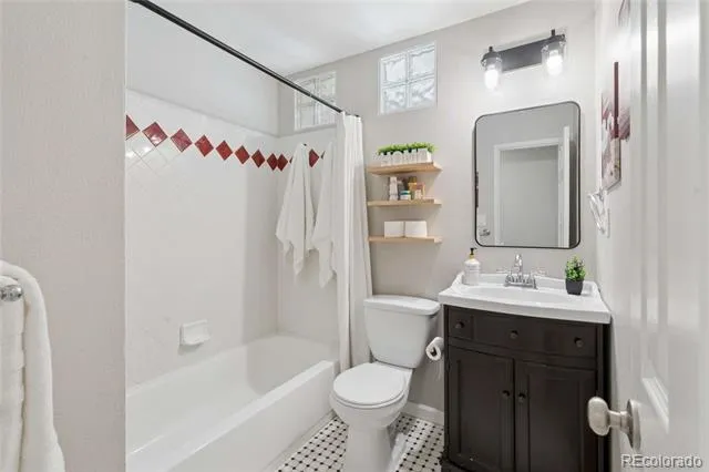 3145 S Fox Street Englewood, CO 80110