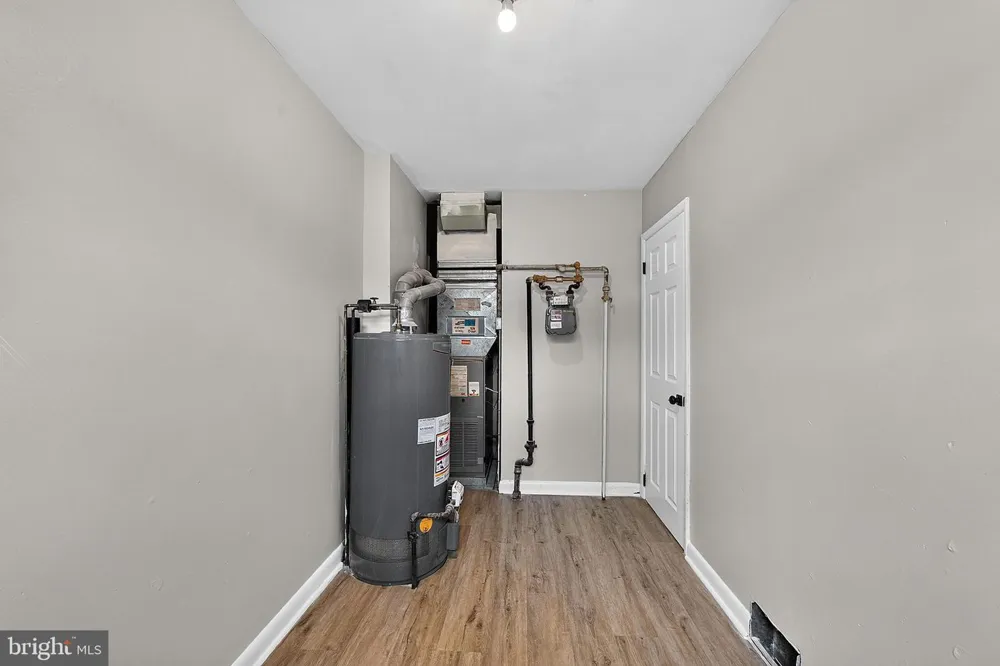 401 BERGEN STREET Gloucester City, NJ 08030