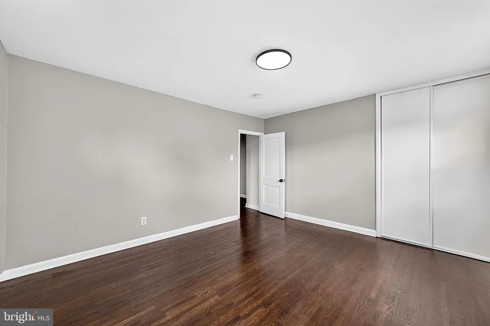 401 BERGEN STREET Gloucester City, NJ 08030
