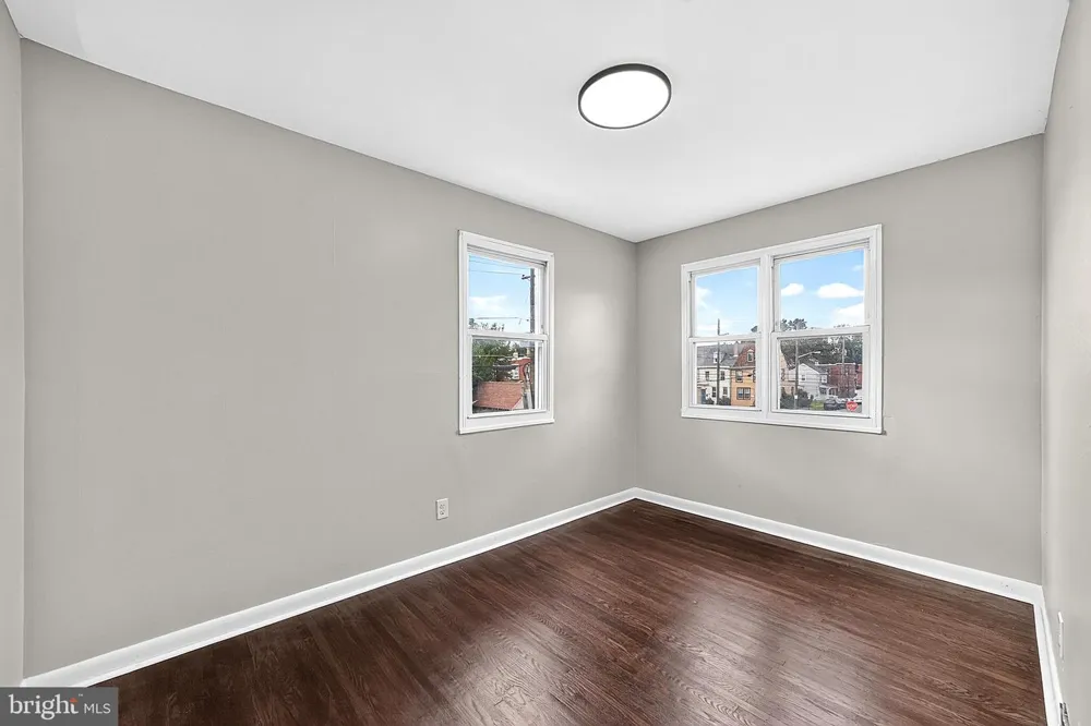 401 BERGEN STREET Gloucester City, NJ 08030