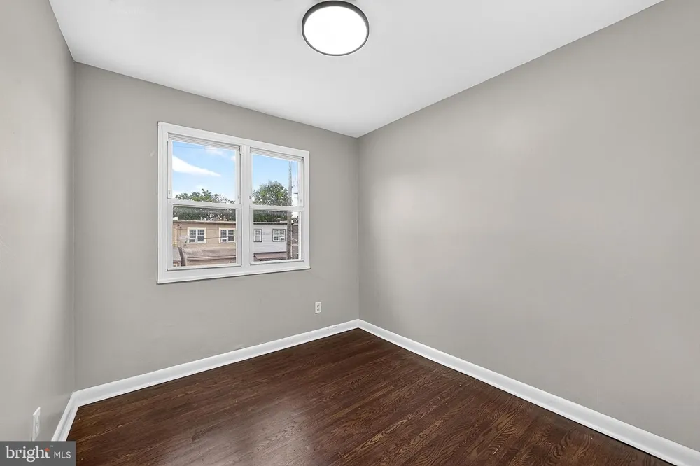 401 BERGEN STREET Gloucester City, NJ 08030