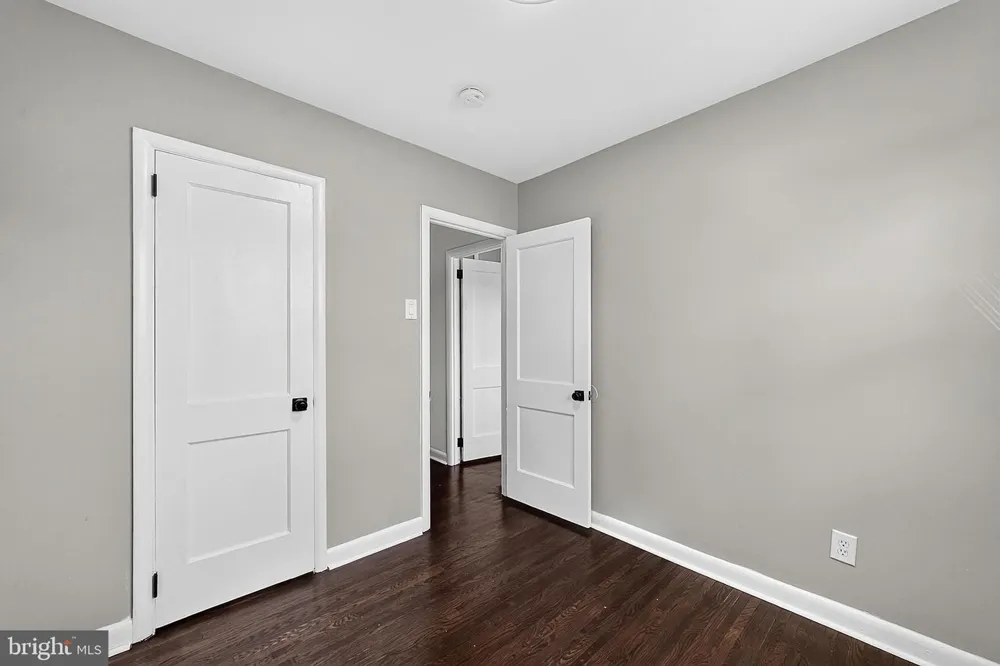 401 BERGEN STREET Gloucester City, NJ 08030