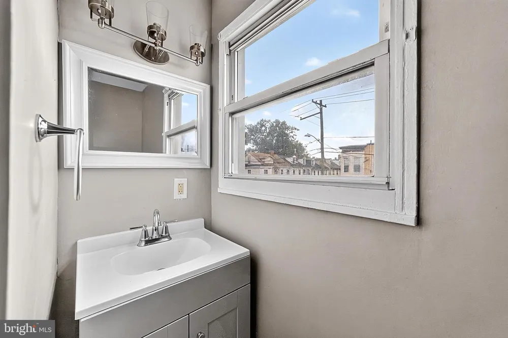 401 BERGEN STREET Gloucester City, NJ 08030
