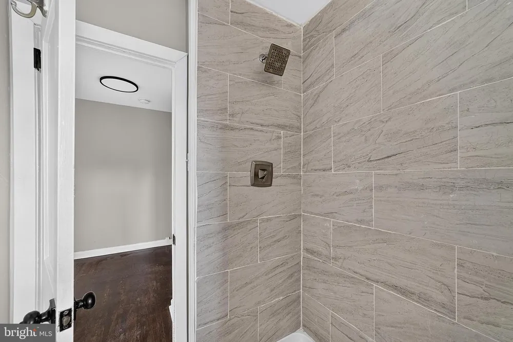 401 BERGEN STREET Gloucester City, NJ 08030