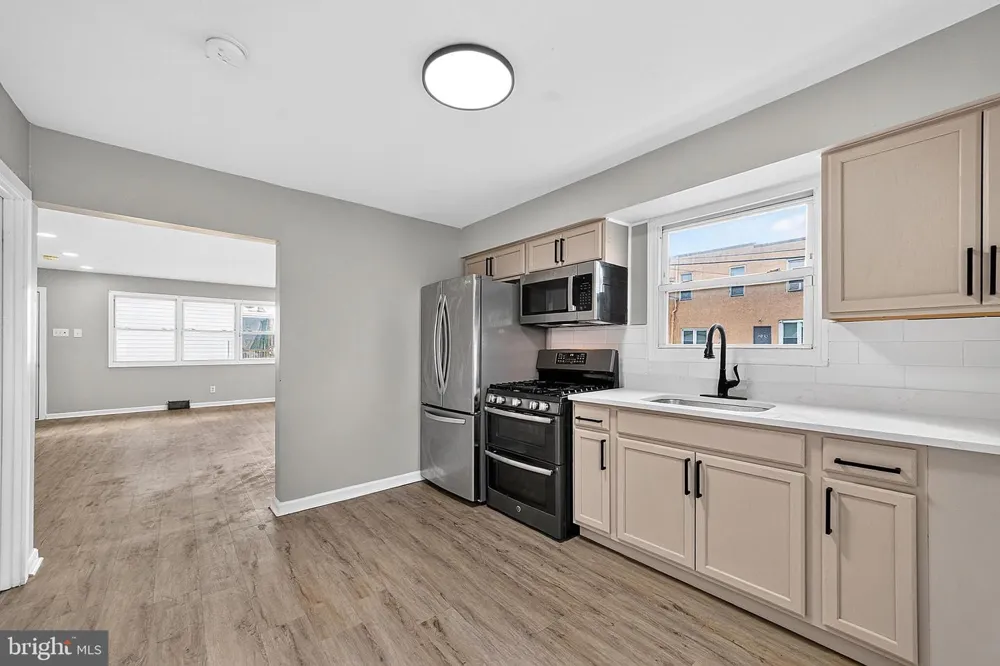 401 BERGEN STREET Gloucester City, NJ 08030
