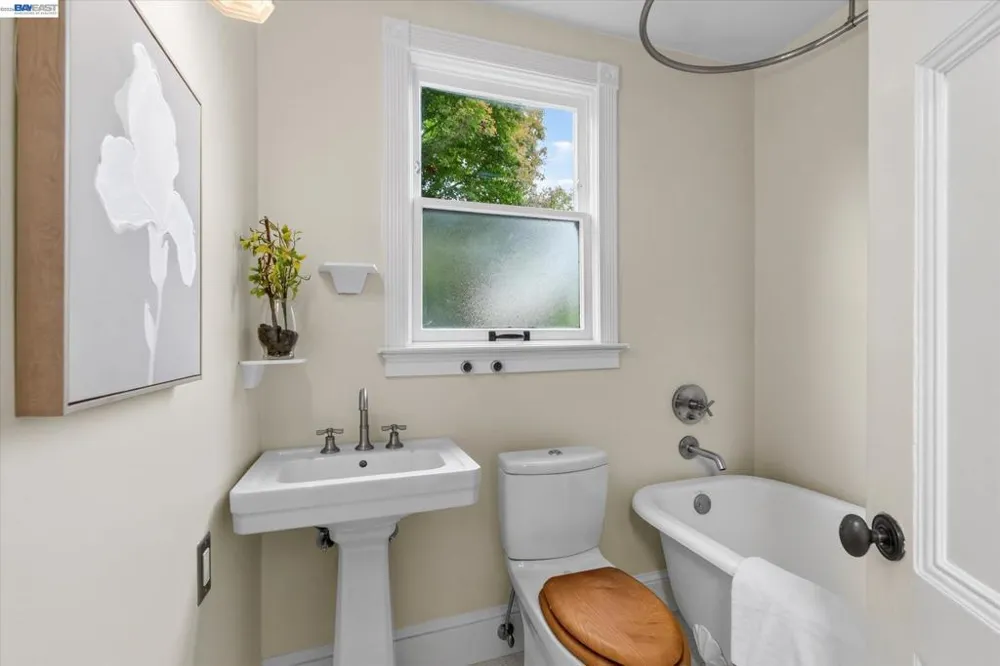 1320 9Th St Alameda, CA 94501