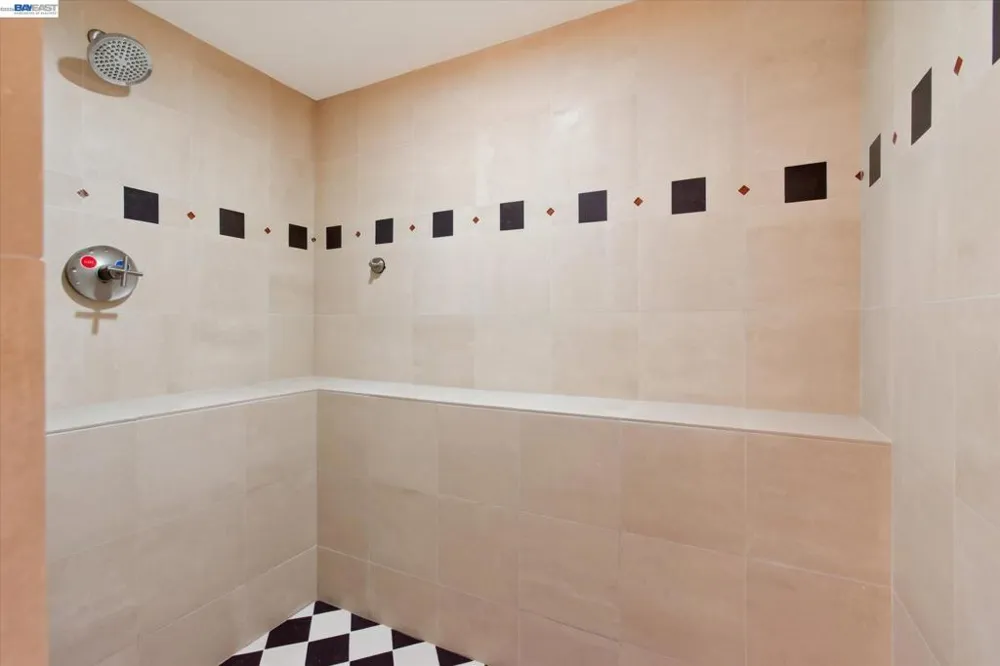 1320 9Th St Alameda, CA 94501