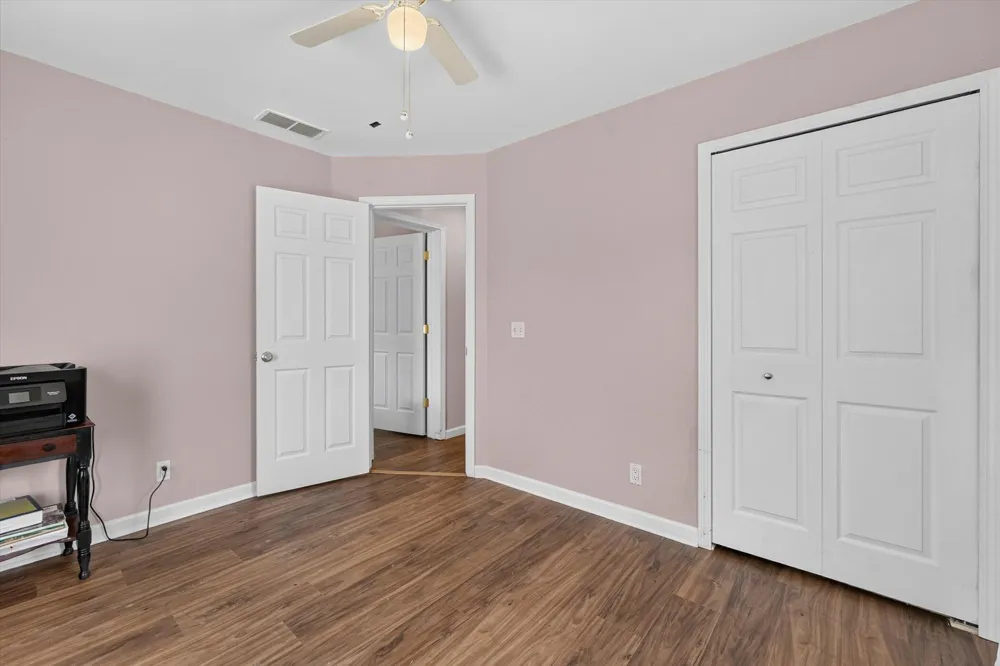15601 Devonshire Pinckney, MI 48169