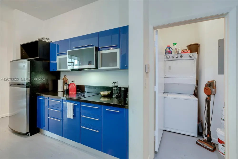 253 NE 2nd St #228 Miami, FL 33132