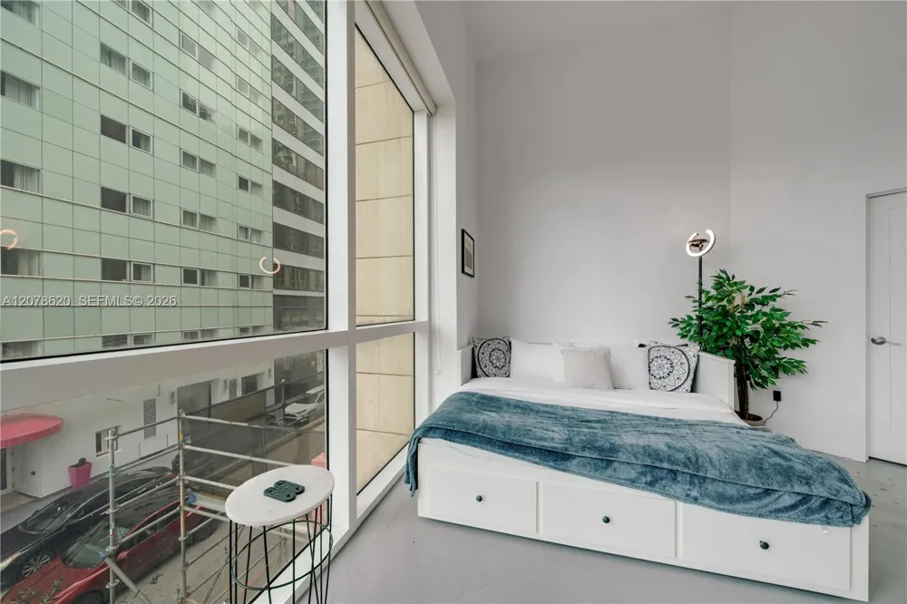253 NE 2nd St #228 Miami, FL 33132