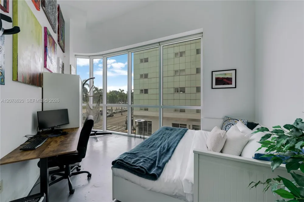 253 NE 2nd St #228 Miami, FL 33132
