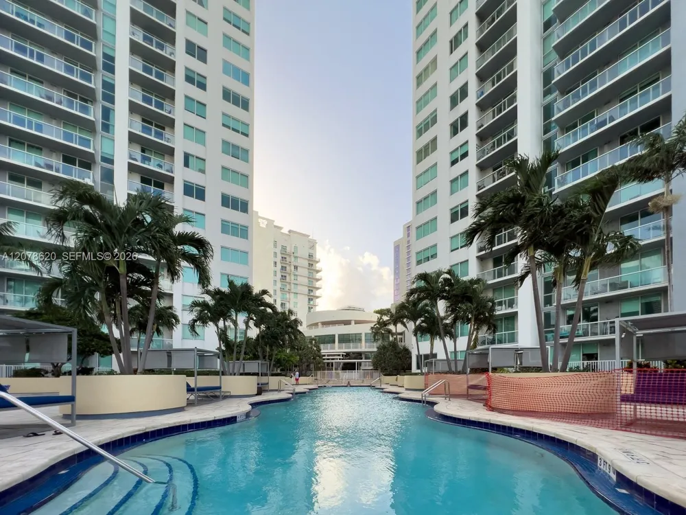 253 NE 2nd St #228 Miami, FL 33132