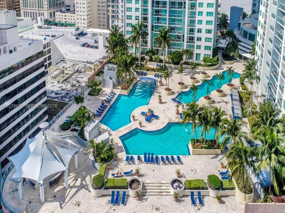 253 NE 2nd St #228 Miami, FL 33132