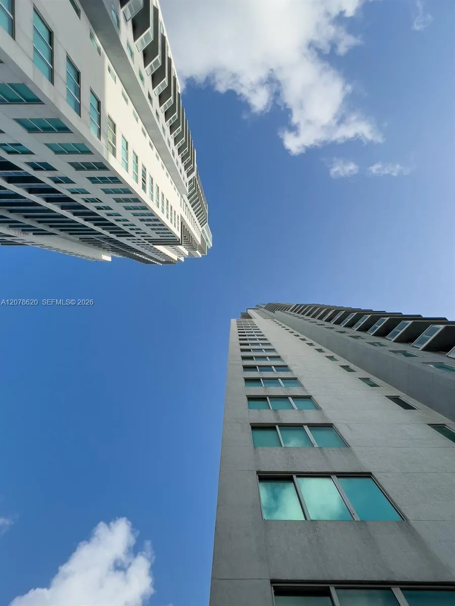 253 NE 2nd St #228 Miami, FL 33132