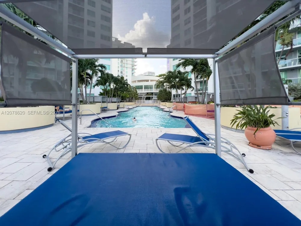 253 NE 2nd St #228 Miami, FL 33132