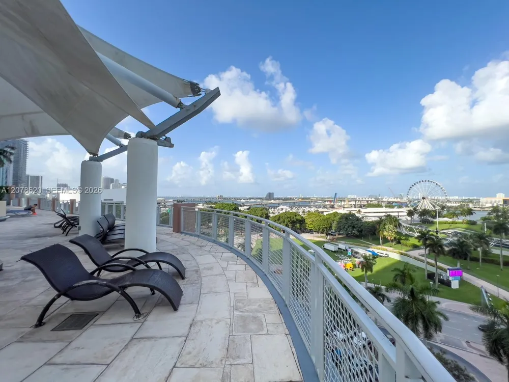 253 NE 2nd St #228 Miami, FL 33132