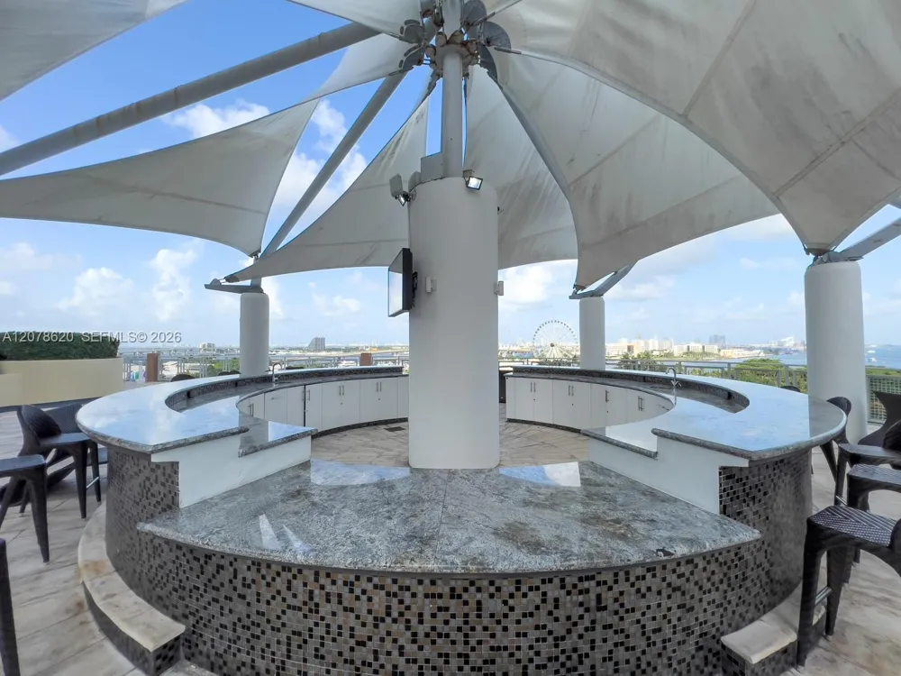 253 NE 2nd St #228 Miami, FL 33132