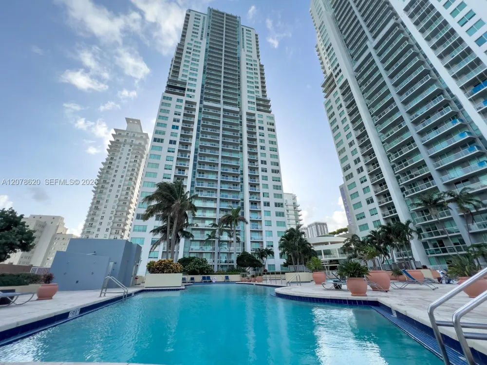 253 NE 2nd St #228 Miami, FL 33132
